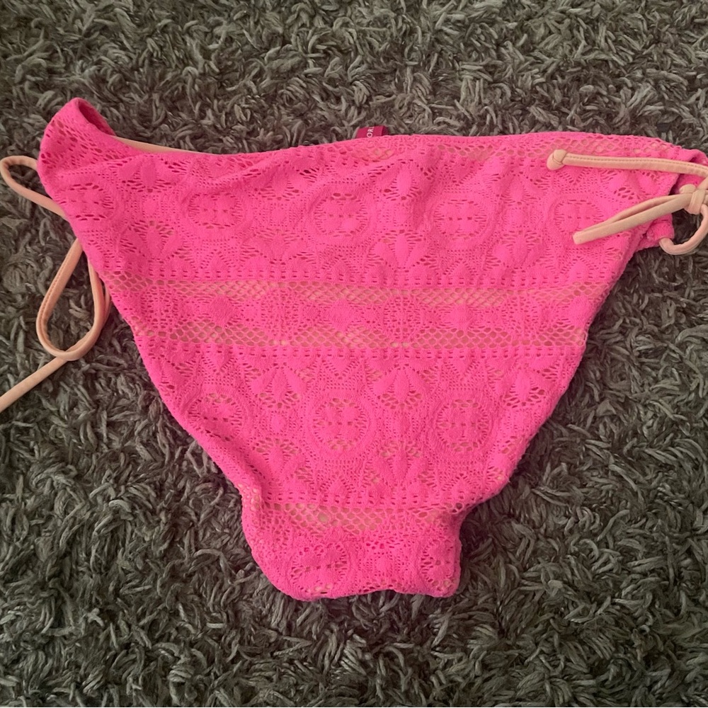 Victoria’s Secret Beach Sexy Swim Crochet Overlay Side Tie String Bikini Bottom - Picture 2 of 3